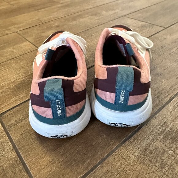 Women's  Ultra Range Vans Shoes - 7.5 - Picture 7 of 7